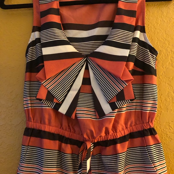 Small Women’s Bebop dress w/pockets beautiful collar detail . - Picture 2 of 4